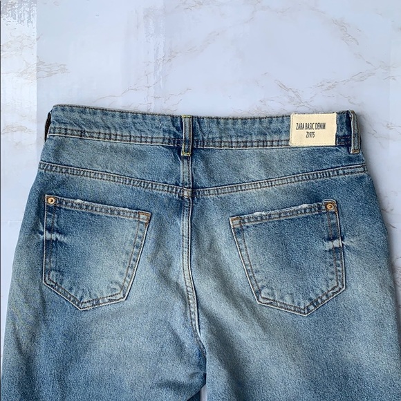 Zara Mom Fit Medium Wash Denim Jeans, size 8 - Picture 4 of 4